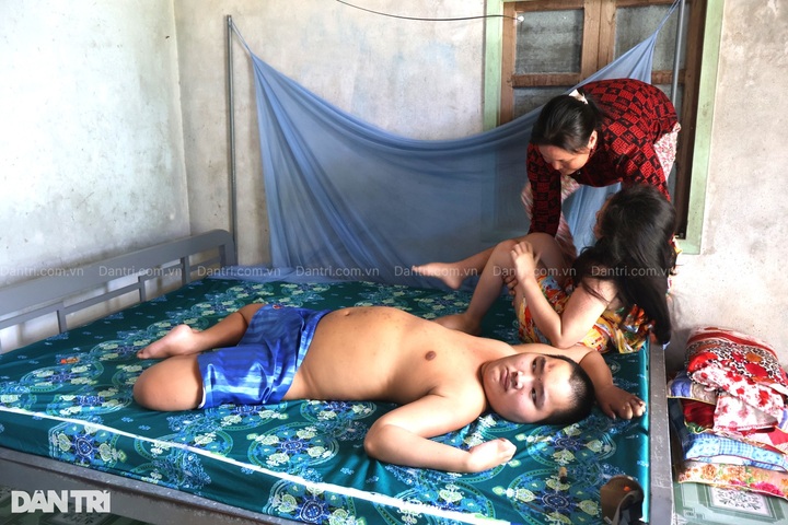 Poor family need help to support two disabled children - 2 Poor family need help to support two disabled children - 2