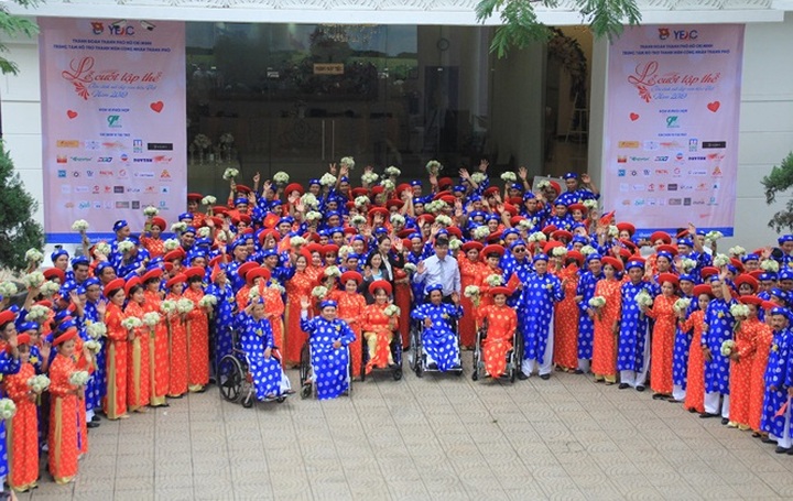 100 couples join group wedding in HCM City - 1 100 couples join group wedding in HCM City - 1