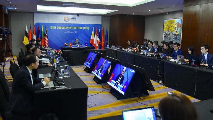 Vietnam ready for 37th ASEAN Summit and related summits - 1 Vietnam ready for 37th ASEAN Summit and related summits - 1
