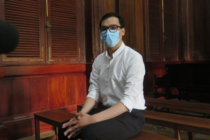 Suspended sentence handed down to flight attendant for spreading coronavirus - 1