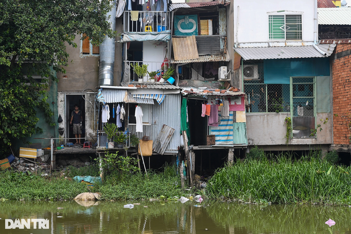 HCM City canal awaits two-decade late upgrade - 2