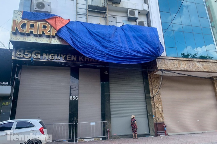 Many karaokes deserted after rash of fatal fires - 3