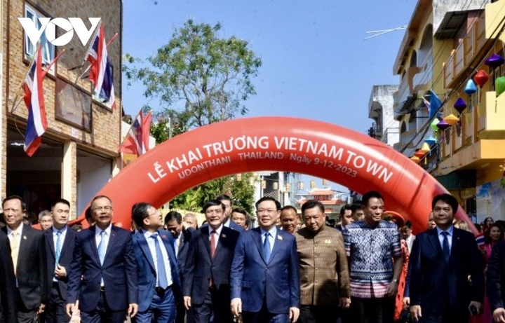 Top Vietnamese legislator launches Vietnam Town in Udon Thani province - 1 Top Vietnamese legislator launches Vietnam Town in Udon Thani province - 1