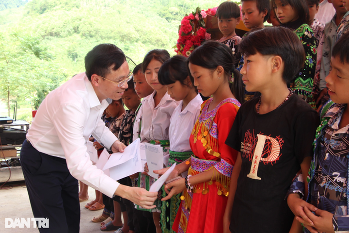 New Dantri Bridge opens in Yen Bai - 5