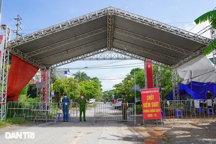 Hanoi commune locked down for Covid-19 prevention - 2