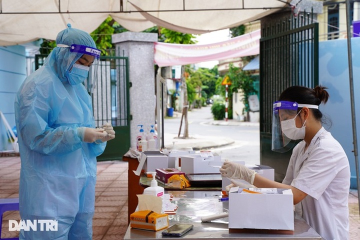 Hanoi commune locked down for Covid-19 prevention - 3