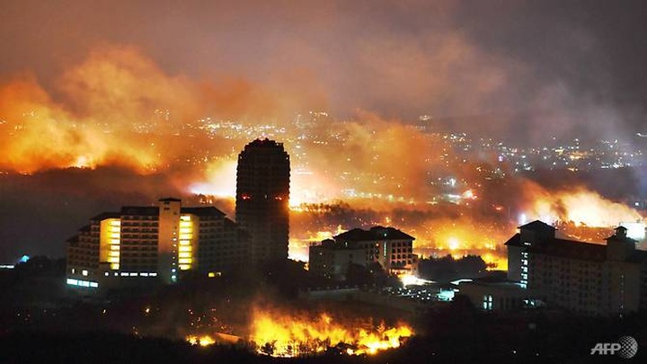 Seoul declares national disaster as winds fan giant forest fire - 1