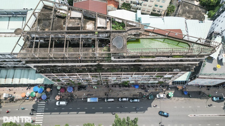 HCM City dormitory suffers severe deterioration - 8