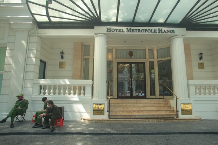 Hotel Metropole Hanoi suspended for coronavirus prevention - 1