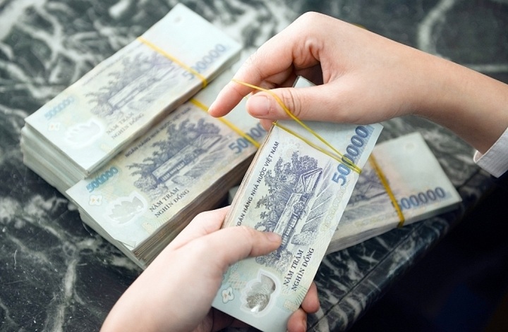 Major banks lower lending interests - 1