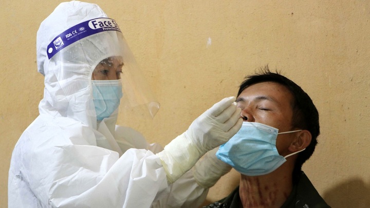 Lai Chau fines returnees from Covid-19-hit areas - 1