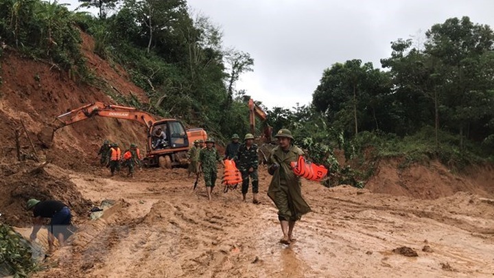 Quang Tri: 22 soldiers missing in landslide - 1
