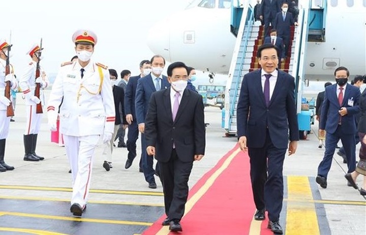 Lao Prime Minister begins Vietnam visit - 1