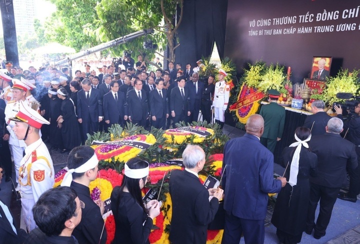 Memorial and burial services held for Party General Secretary Nguyen Phu Trong - 11