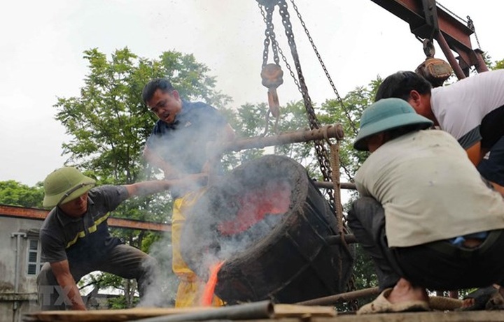 Around 300-kg bronze drum being made to mark national elections - 1