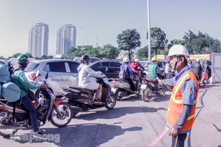 F1 construction work causes congestion - 2