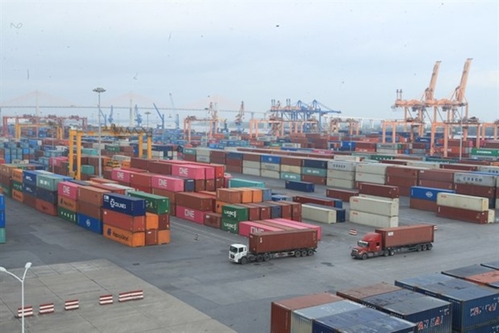 Vietnam seeks ways to boost logistics industry - 1
