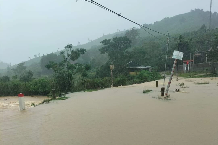 Schools closed as central localities face rising floods - 2 Schools closed as central localities face rising floods - 2