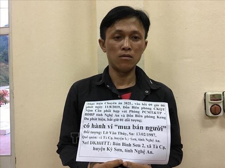 Nghe An busts woman trafficking ring - 1