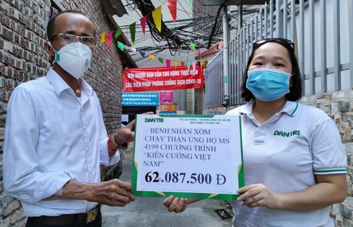 Kidney patients receive help from readers - 2