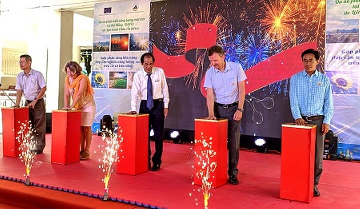 Rooftop solar photovoltaic system inaugurated in Danang school - 1