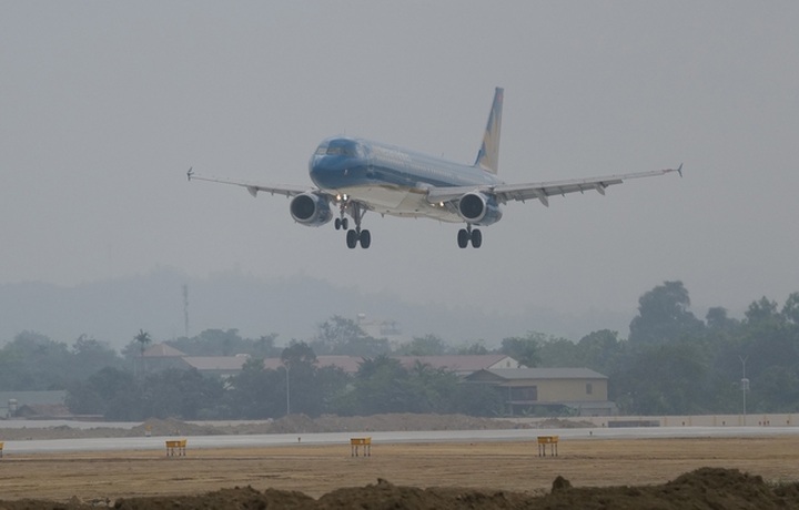 Flights diverted as Noi Bai Airport faces dense fog - 1 Flights diverted as Noi Bai Airport faces dense fog - 1