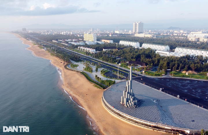 Public parks built along Phu Yen beaches - 1