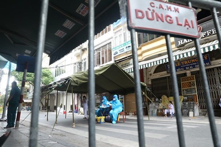 Hanoi halts all non-essential services from 0am on July 19 - 1