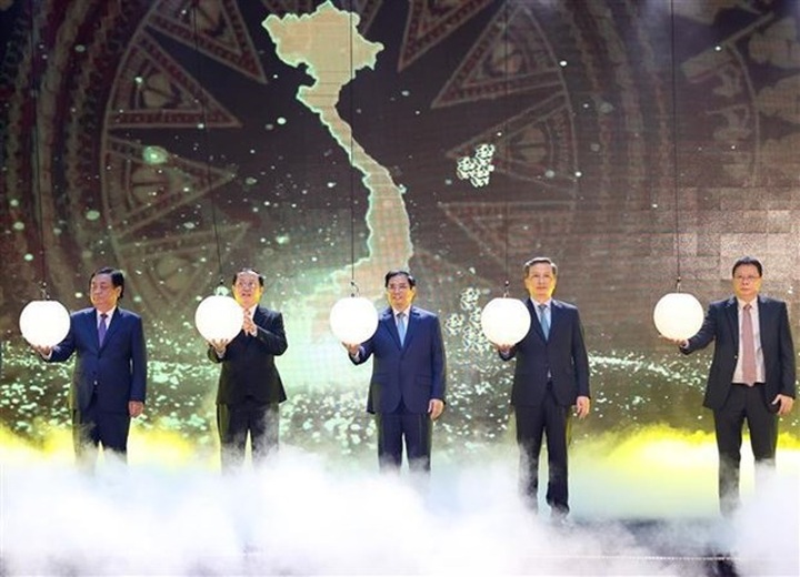 PM attends opening of TECHFEST-WHISE 2021 - 1