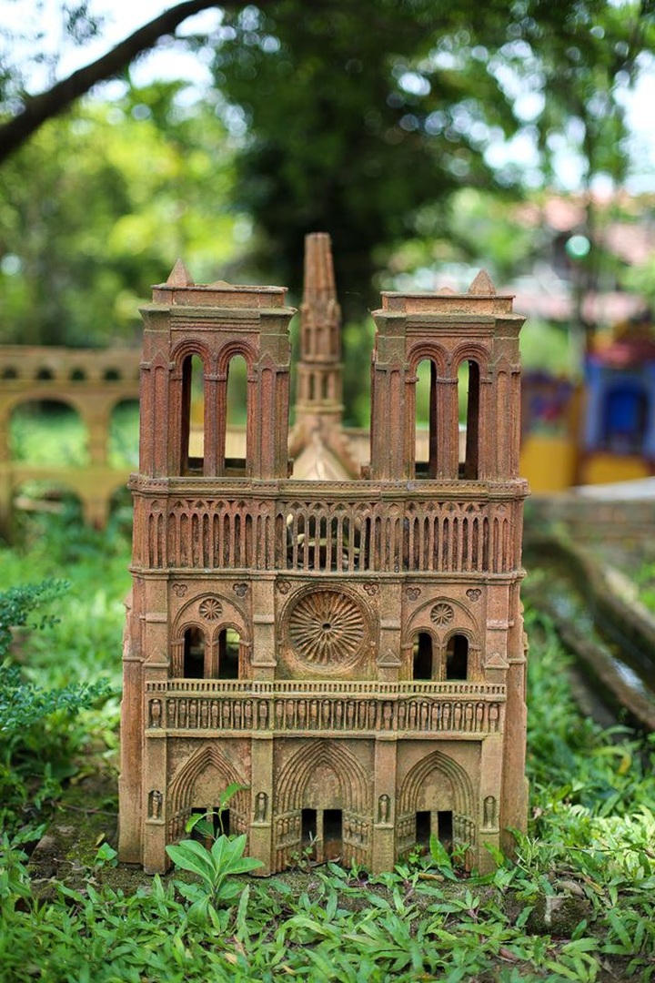 Famous landmarks featured at Hoi An terracotta park - 4