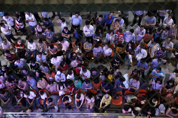 Tan Son Nhat Airport jammed again as Tet nears - 1 Tan Son Nhat Airport jammed again as Tet nears - 1