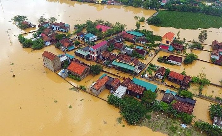 Natural disasters leave 119 dead and missing in Vietnam this year - 1