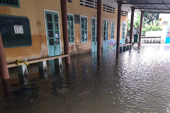 Schools closed as central localities face rising floods - 1 Schools closed as central localities face rising floods - 1