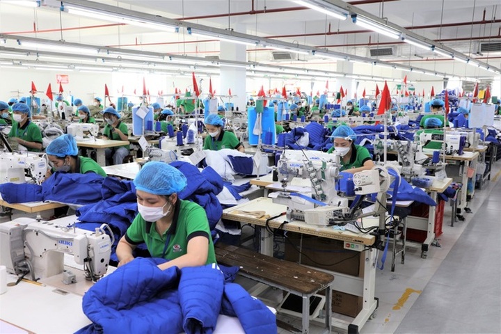 Rolling power blackouts hit Vietnamese businesses - 1