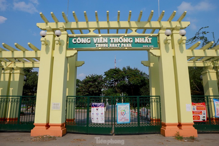 Hanoi tightens control over parks amid Covid-19 spread - 2