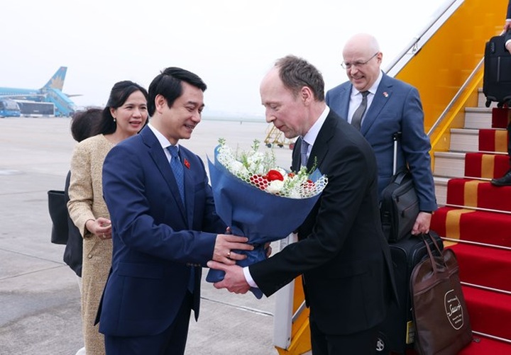 Top Finnish legislator begins official visit to Vietnam - 1
