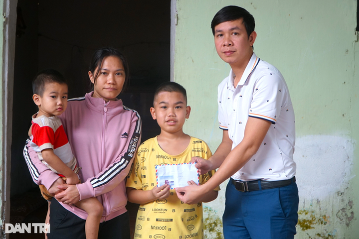 Ministry gives gifts to disadvantaged people - 4