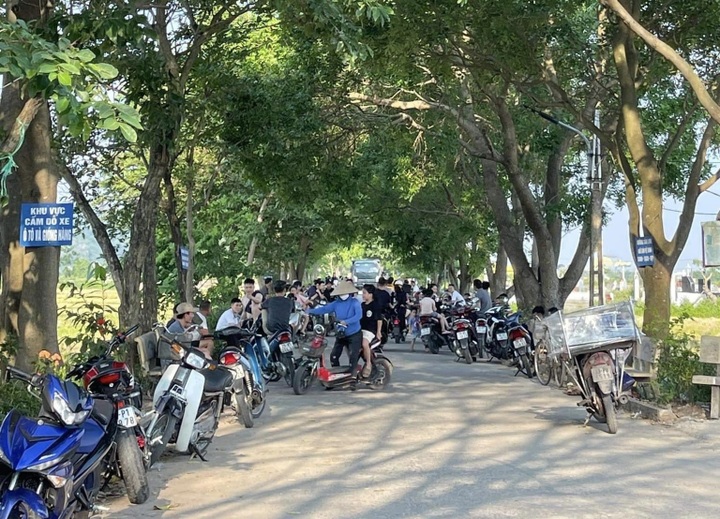 Hanoi suburbs struggle with power cuts - 1