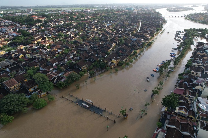 Quang Nam evacuates nearly nearly 4,000 residents from flooded areas - 1 Quang Nam evacuates nearly nearly 4,000 residents from flooded areas - 1