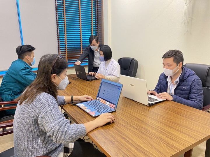 First online medical station launched in Hanoi - 1