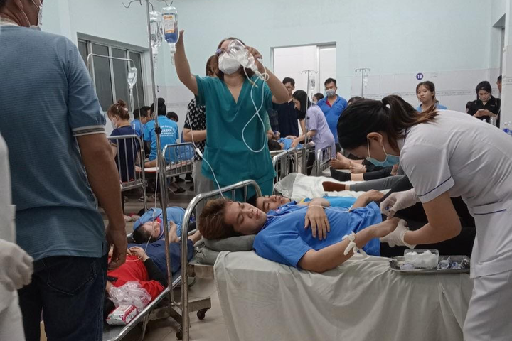 Nearly 100 Dong Nai workers hospitalised with food poisoning - 1