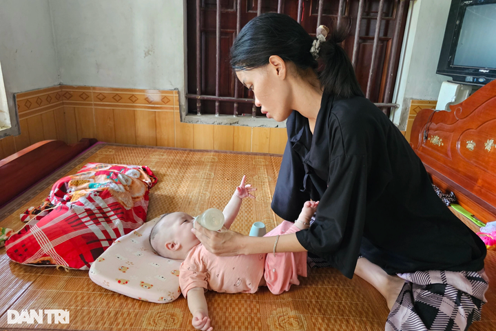 Ill single mother needs help to support small baby - 1 Ill single mother needs help to support small baby - 1