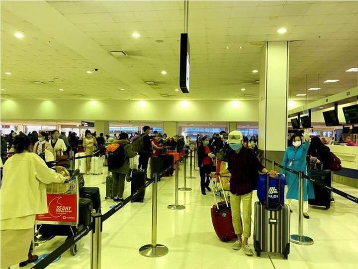 Nearly 350 Vietnamese citizens brought home from Australia, New Zealand - 1 Nearly 350 Vietnamese citizens brought home from Australia, New Zealand - 1