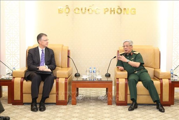 Vietnam, US step up defence ties - 1