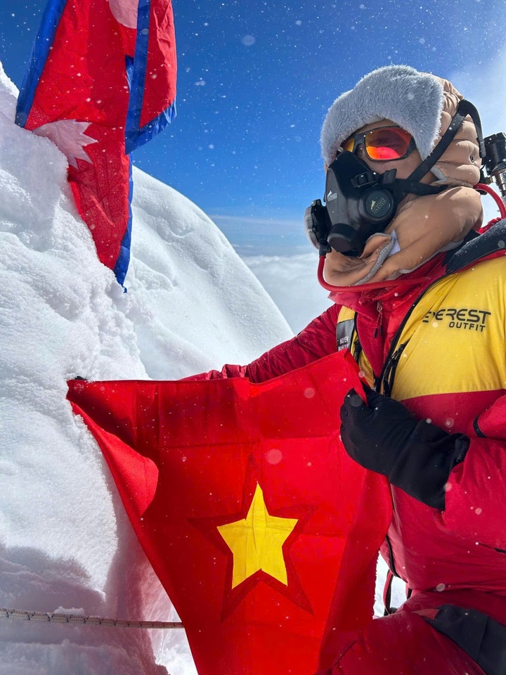 First Vietnamese mountaineer scales 8,163m Mt. Manaslu - 1 First Vietnamese mountaineer scales 8,163m Mt. Manaslu - 1