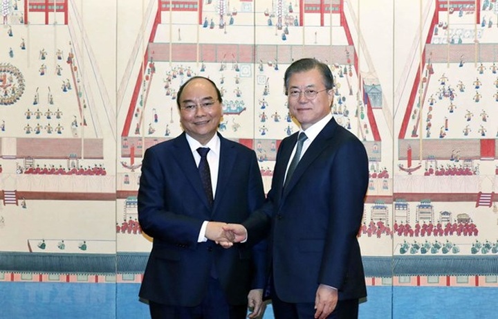 PM Phuc holds talks with RoK President - 1