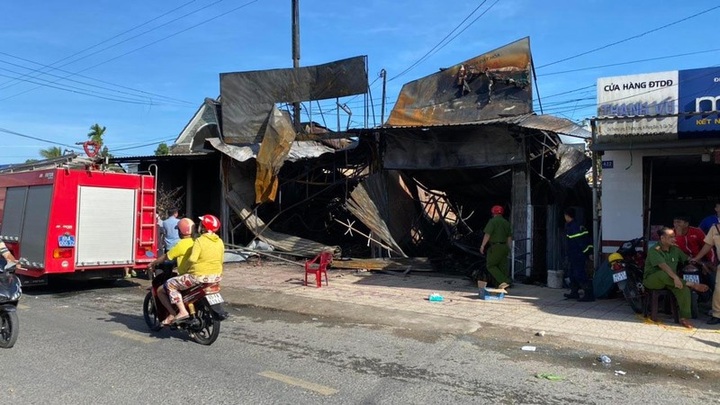 Two children die in Can Tho house fire - 1