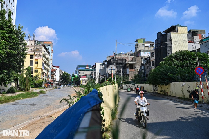 Hanoi metro project blamed for house damage - 11