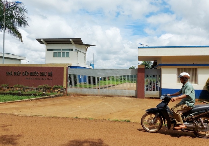 Over 1,600 households face water cuts due to supplier's debts - 2