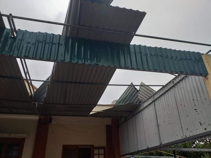 18 people injured, over 1,500 houses damaged as Storm Vamco ravages central provinces - 1 18 people injured, over 1,500 houses damaged as Storm Vamco ravages central provinces - 1